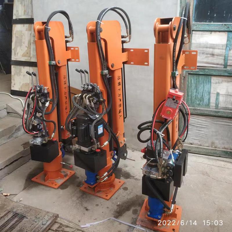 西峡县重汽蓝牌随车吊 3.2吨 国六动力强 液压驱动 农用自卸起重机